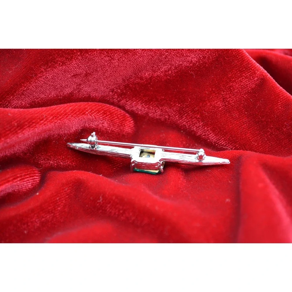 Vintage Art Deco Style Emerald Green Glass Rhinestone Silver Tone Bar Brooch Pin